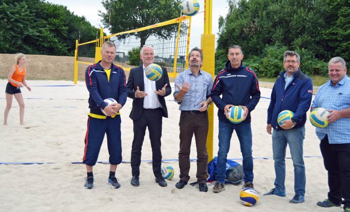 Ball-Sport-wie-am-Sand-Strand